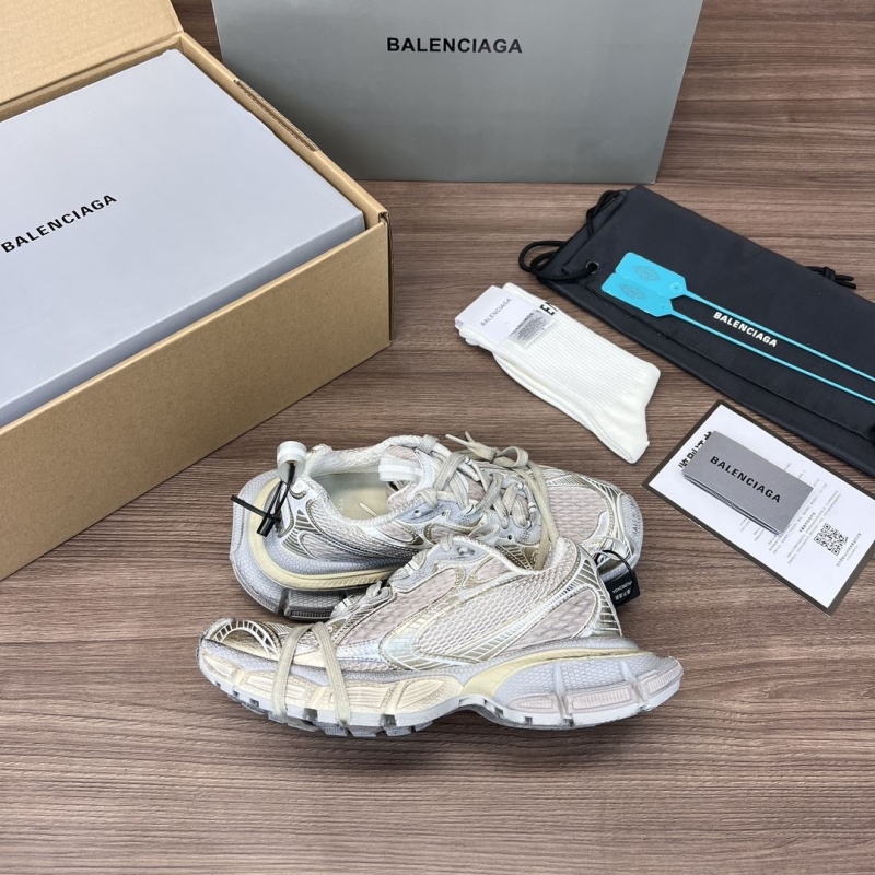 Ba1en*iaga track shoes